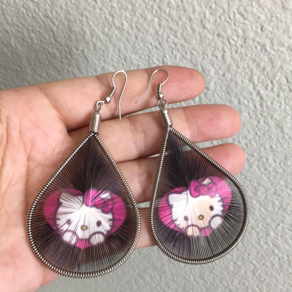 🖤Hello kitty statement earrings - Picture 7 of 13